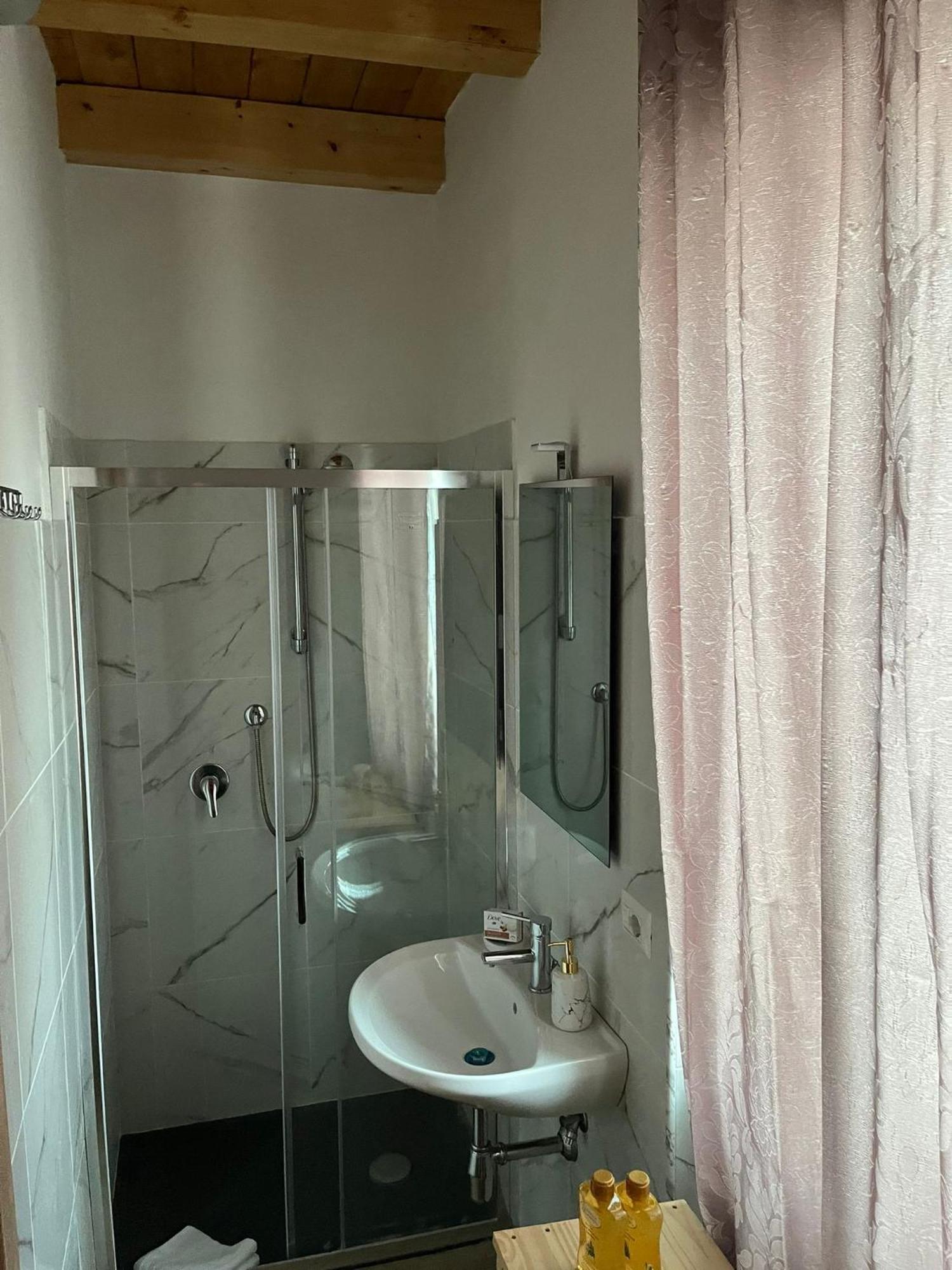 New House Hotel Фиумичино Екстериор снимка
